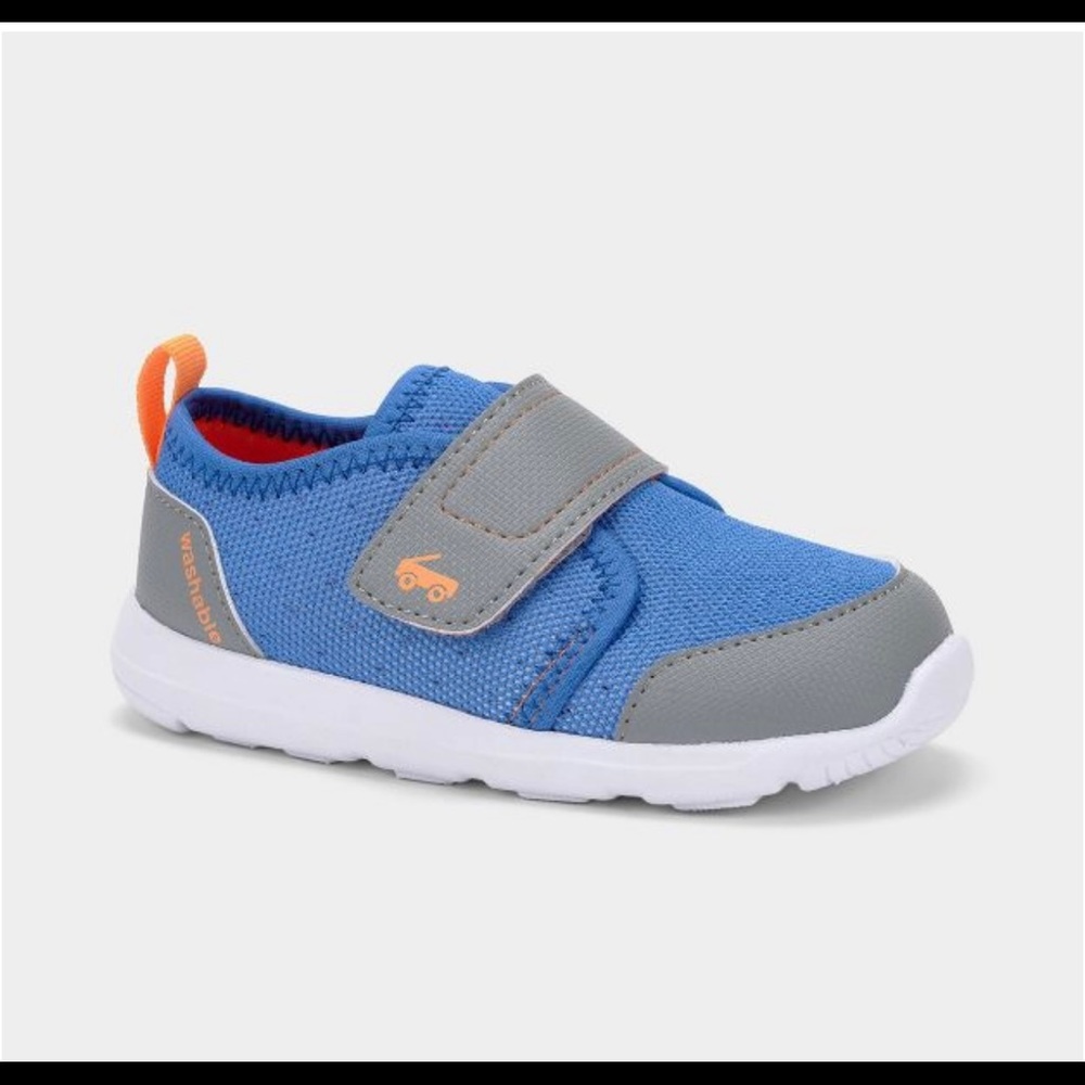 Toddler  Water shoes Sz 5 NWT